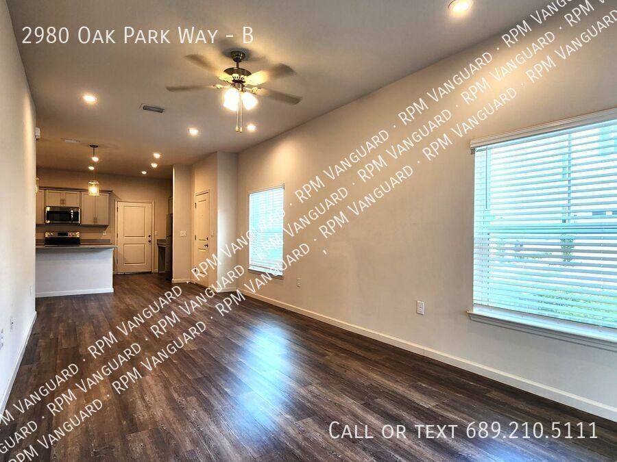 2980 Oak Park Way #B - Photo 5 of 20