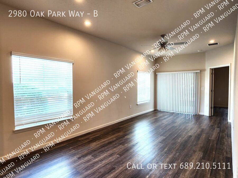 2980 Oak Park Way #B - Photo 6 of 20