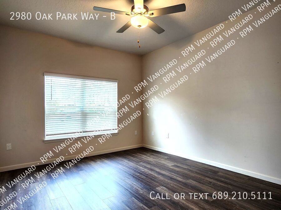 2980 Oak Park Way #B - Photo 7 of 20