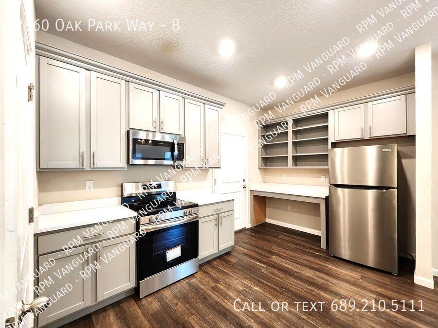 2960 Oak Park Way #B - Photo 2 of 20