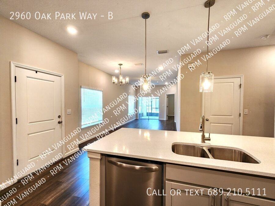 2960 Oak Park Way #B - Photo 5 of 20