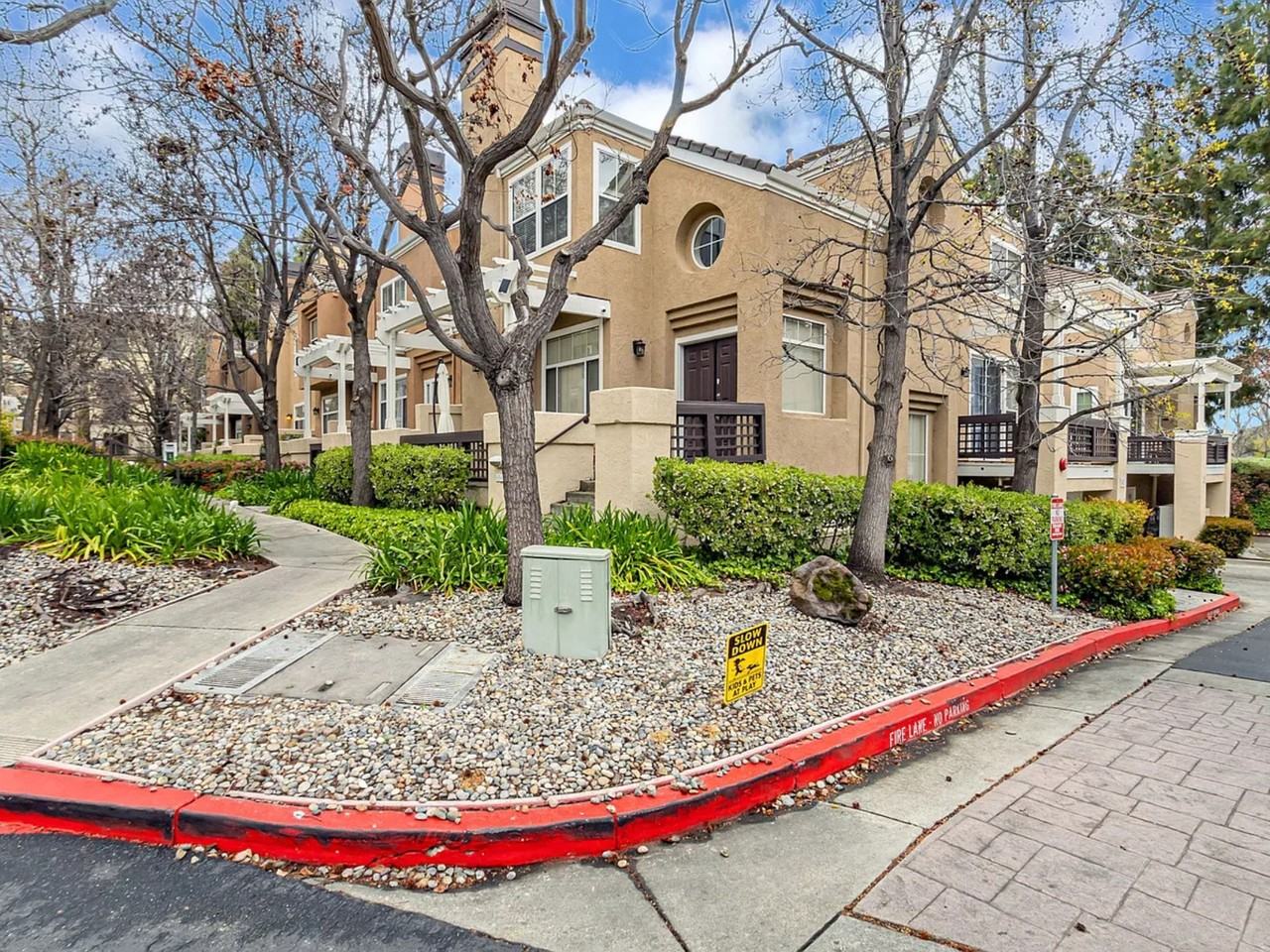415 Camille Cir #14 - Photo 2 of 24