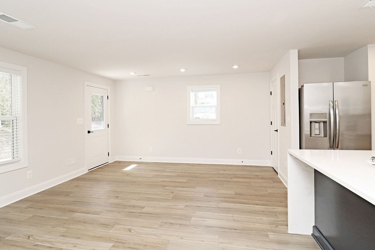2227 Leeham St #B - Photo 2 of 12
