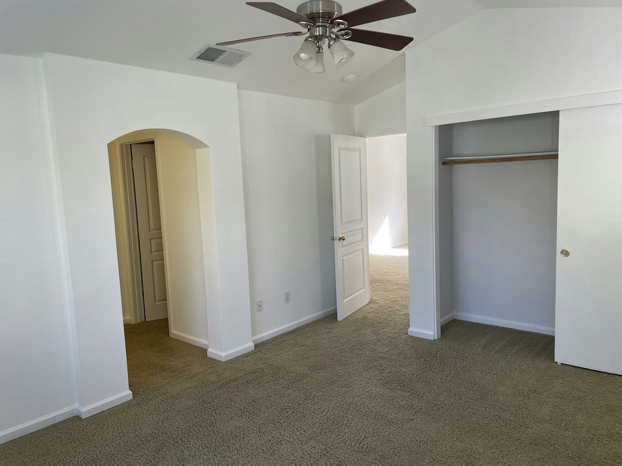 1022 Trinita Terr - Photo 6 of 11