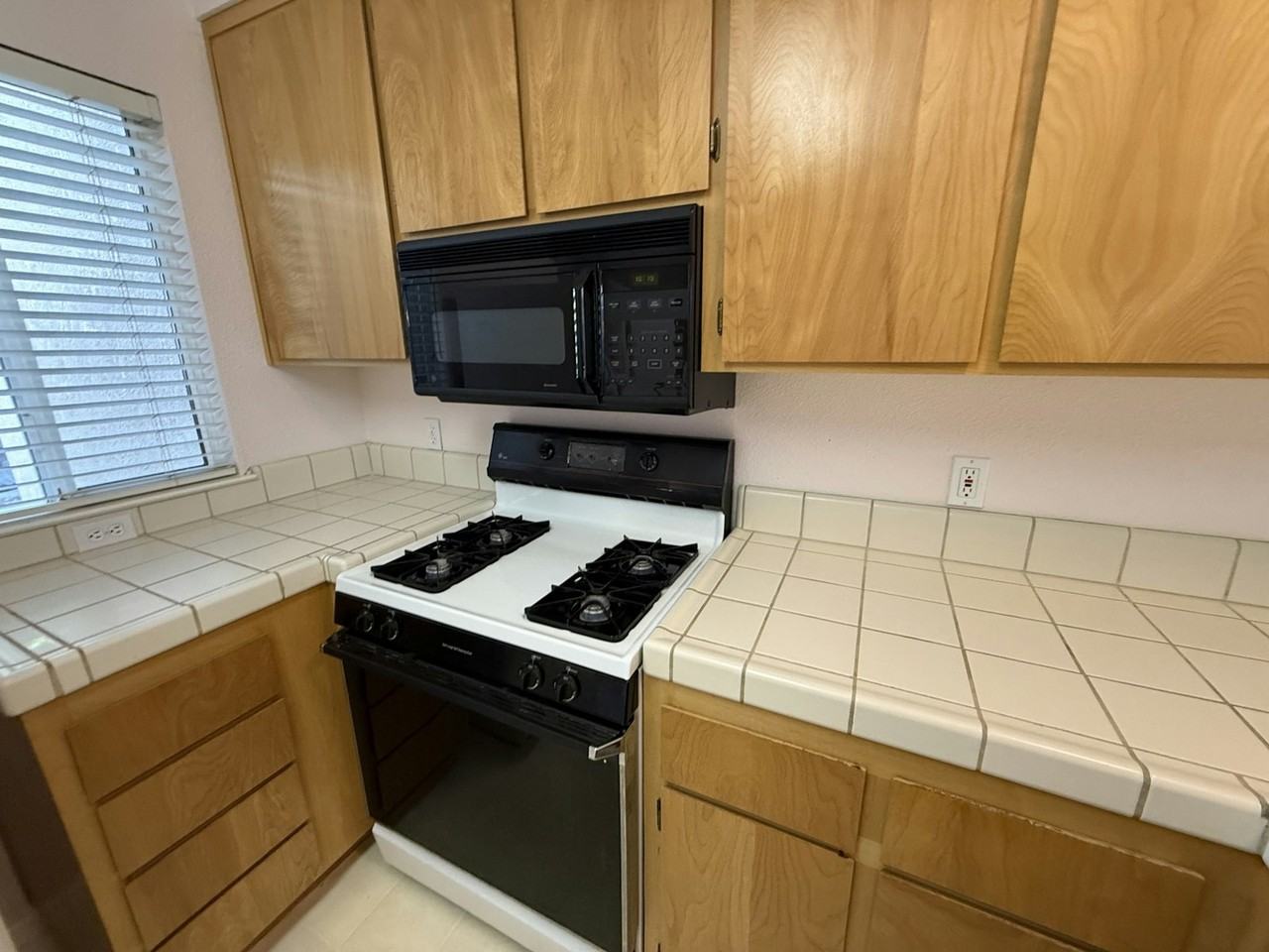 1707 Olympic Drive - Photo 4 of 4