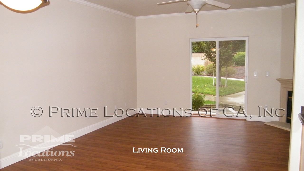 656 Shasta Oaks Cir - Photo 3 of 6