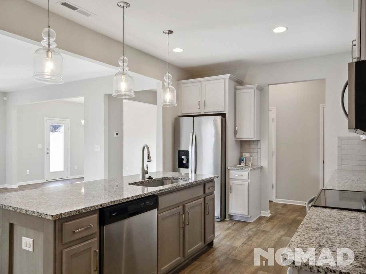 8620 River Ridge Dr - Photo 3 of 31