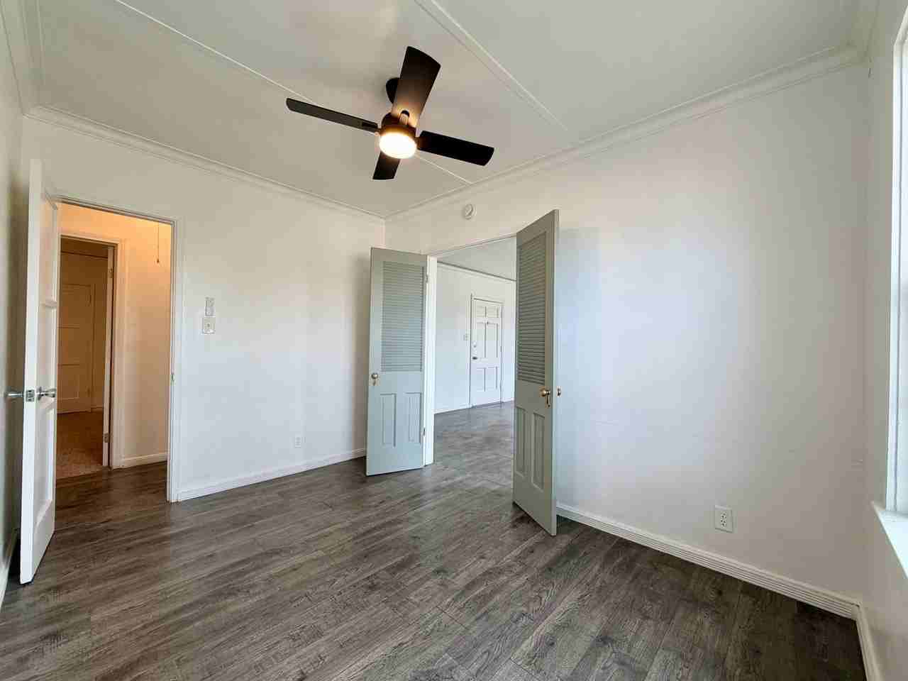 4840 1/4 W 18th St - Photo 3 of 6