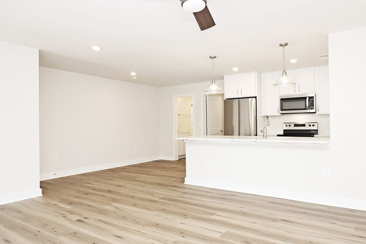 954 Belvedere Way #B - Photo 3 of 14