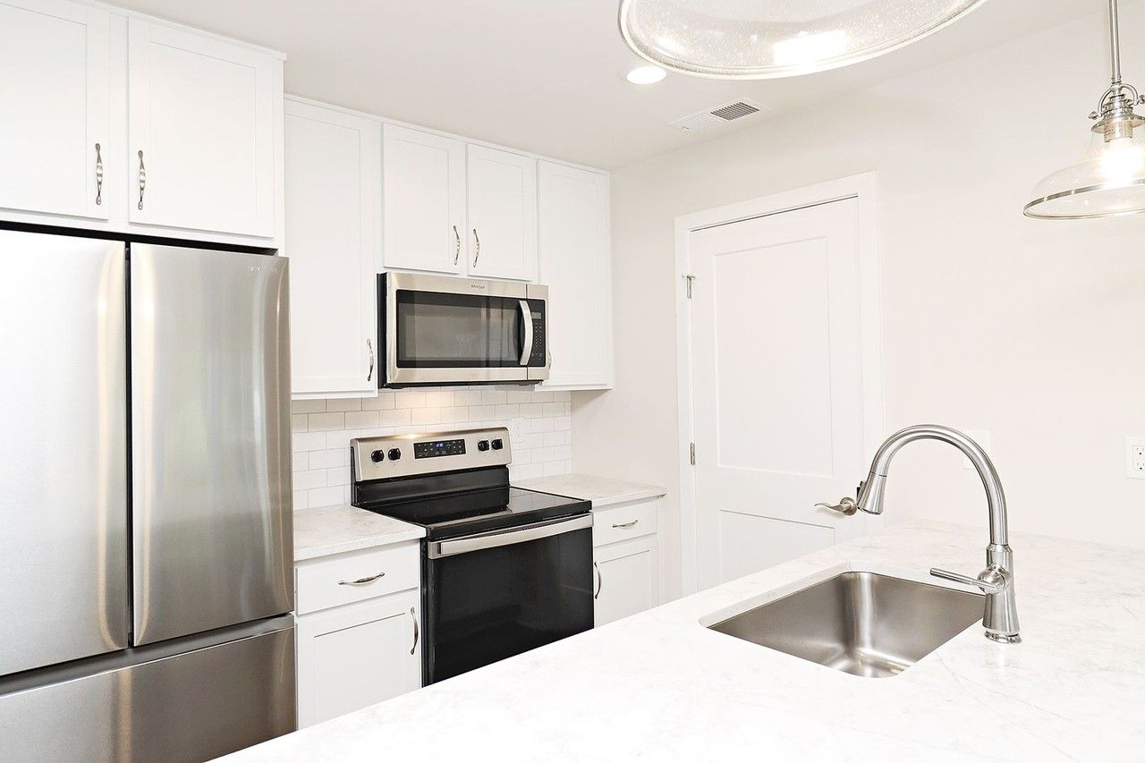 954 Belvedere Way #B - Photo 5 of 14