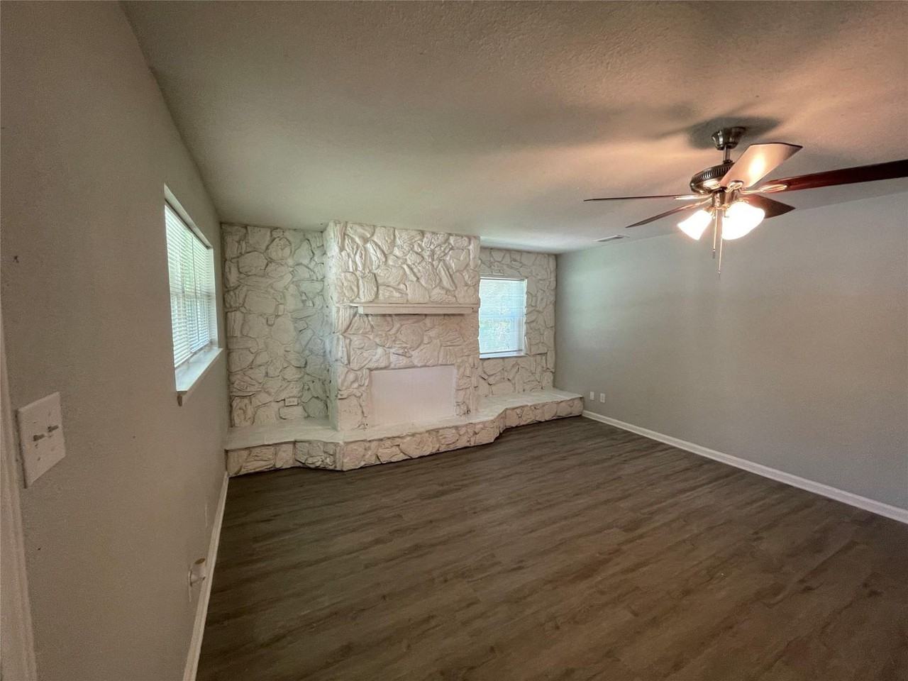 5748 Bowling Dr - Photo 4 of 26