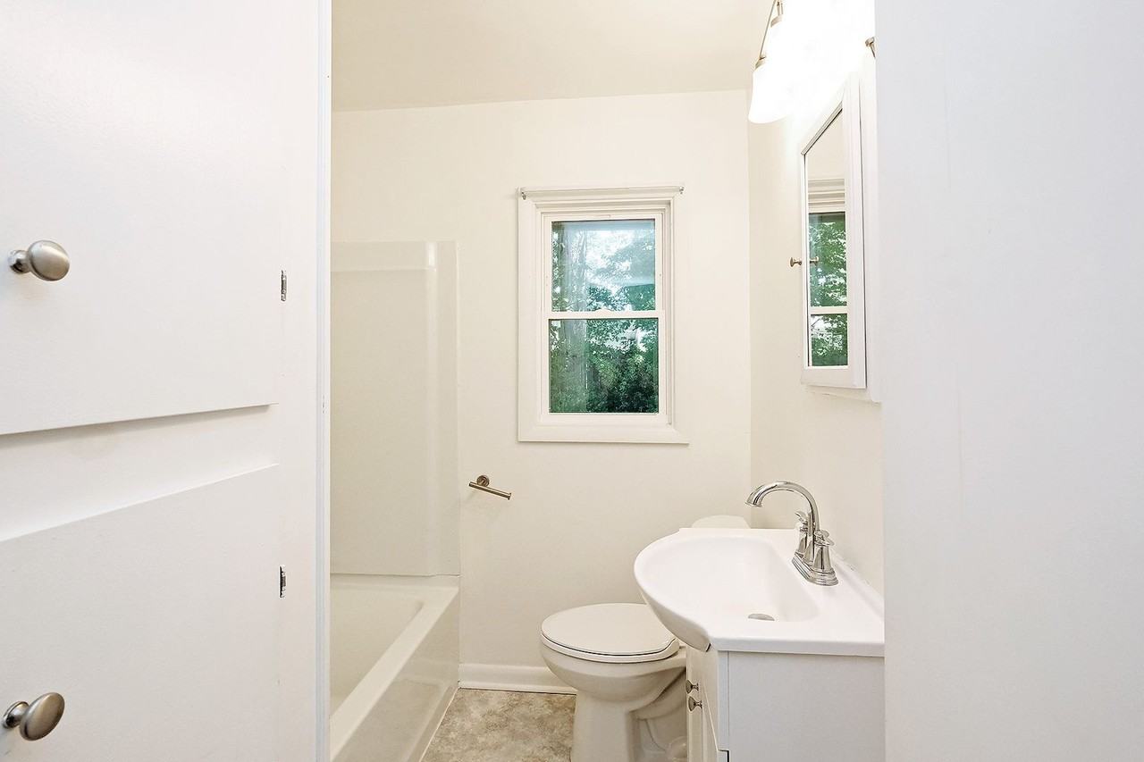 140 W Park Dr - Photo 7 of 15