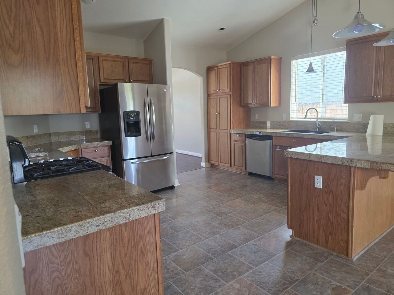 1458 Cardiff Dr - Photo 5 of 28