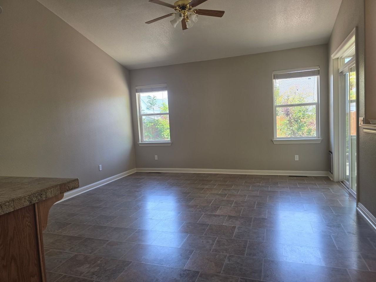 1458 Cardiff Dr - Photo 6 of 28