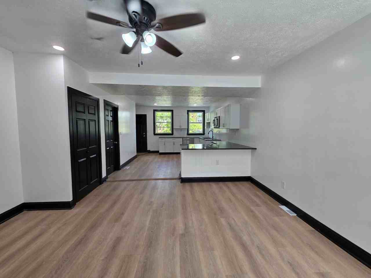 1111 Freyburg St - Photo 5 of 25