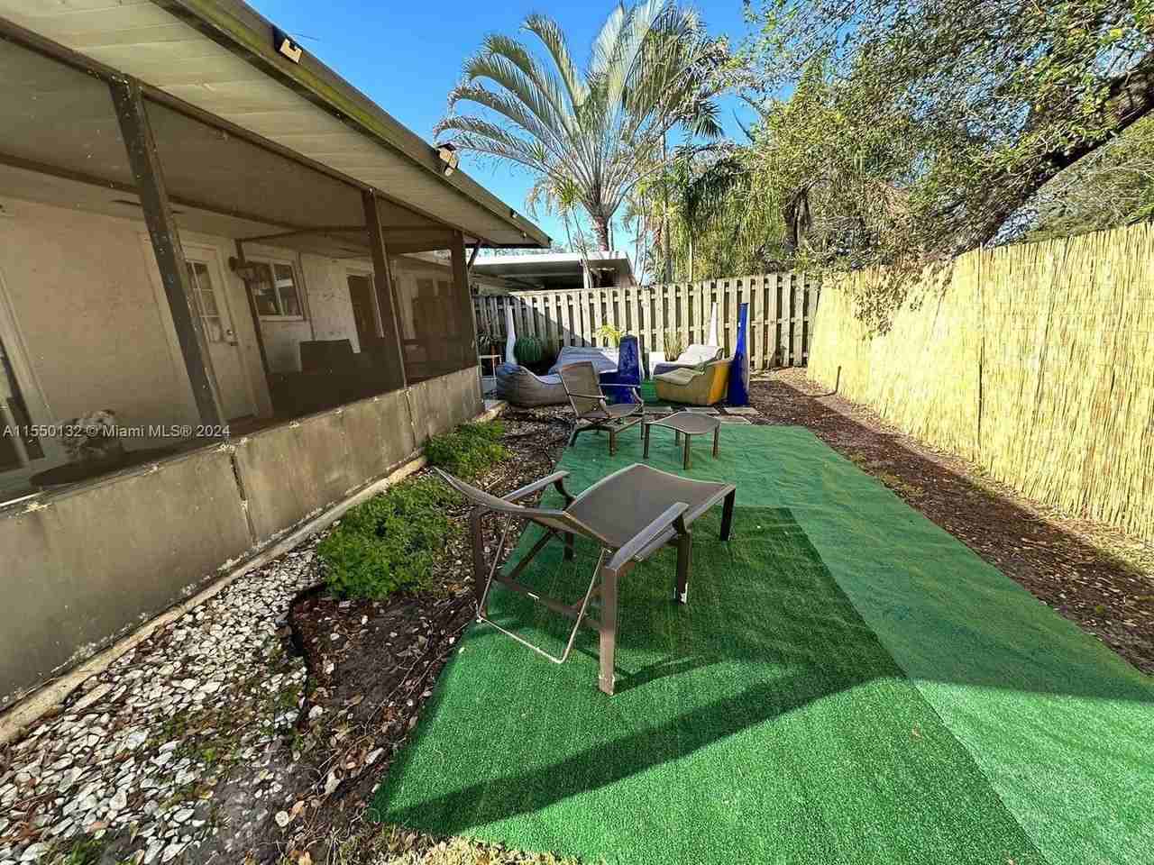 4920 Sw 27th Ave #0 - Photo 4 of 28