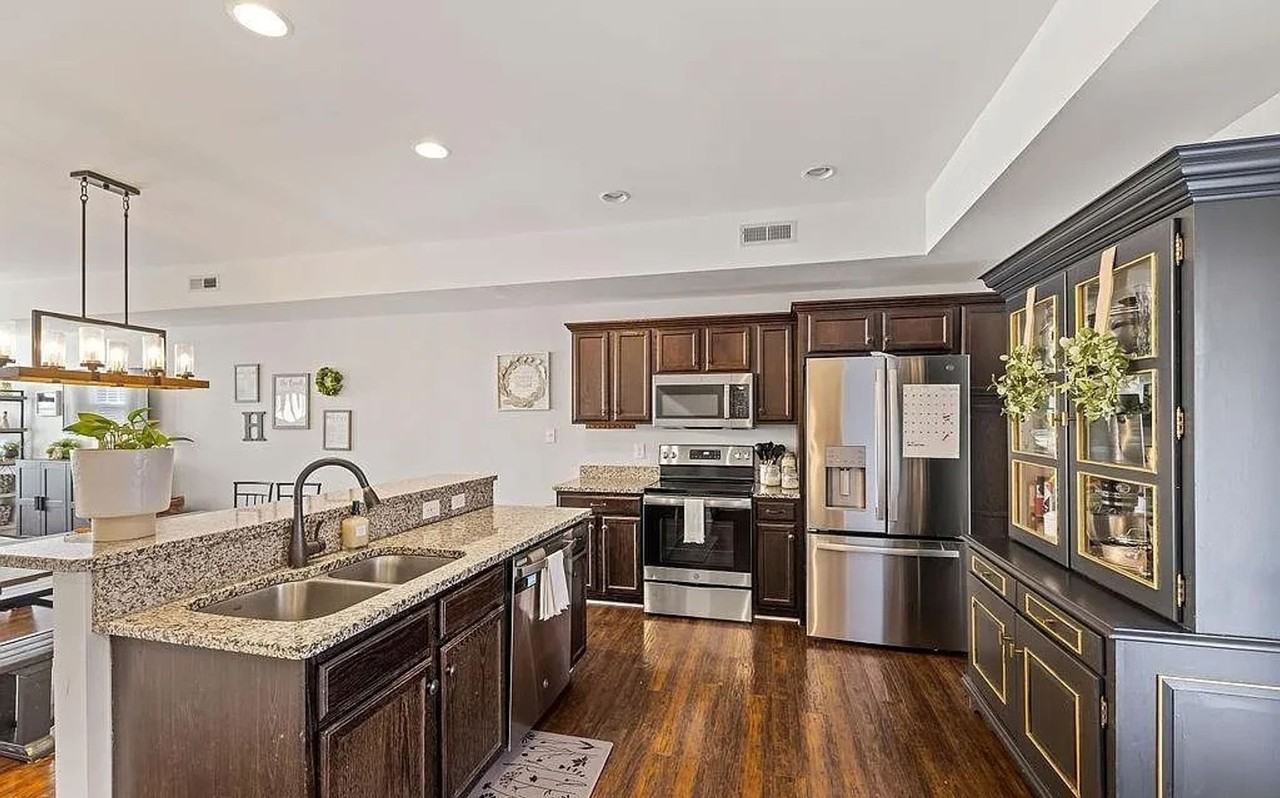 127 Portico St - Photo 4 of 9