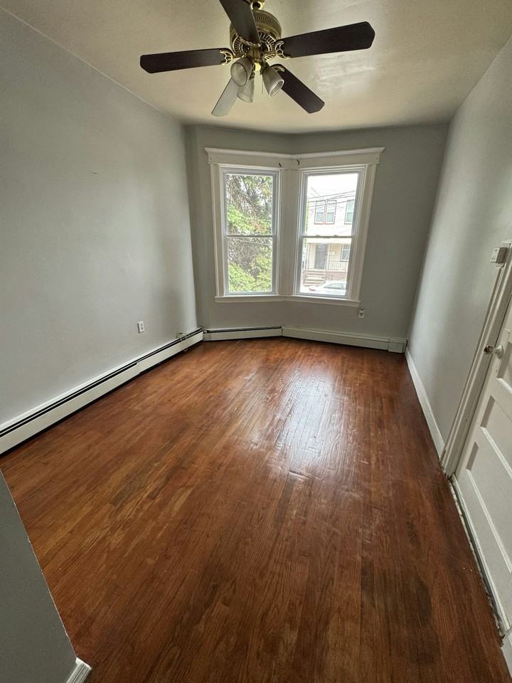 165 Clendenny Avenue, Unit 1R - Photo 3 of 6