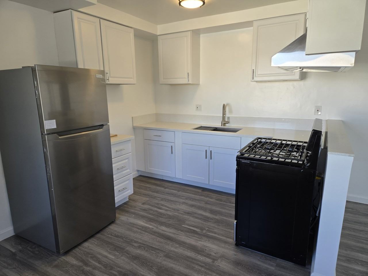 10228 Doty AvenueApt 3 #3 - Photo 2 of 7