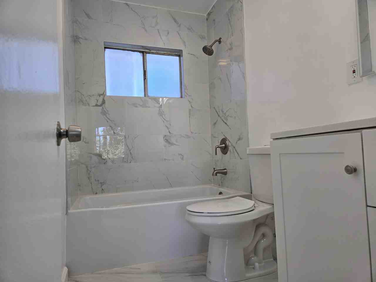 10228 Doty AvenueApt 3 #3 - Photo 4 of 7
