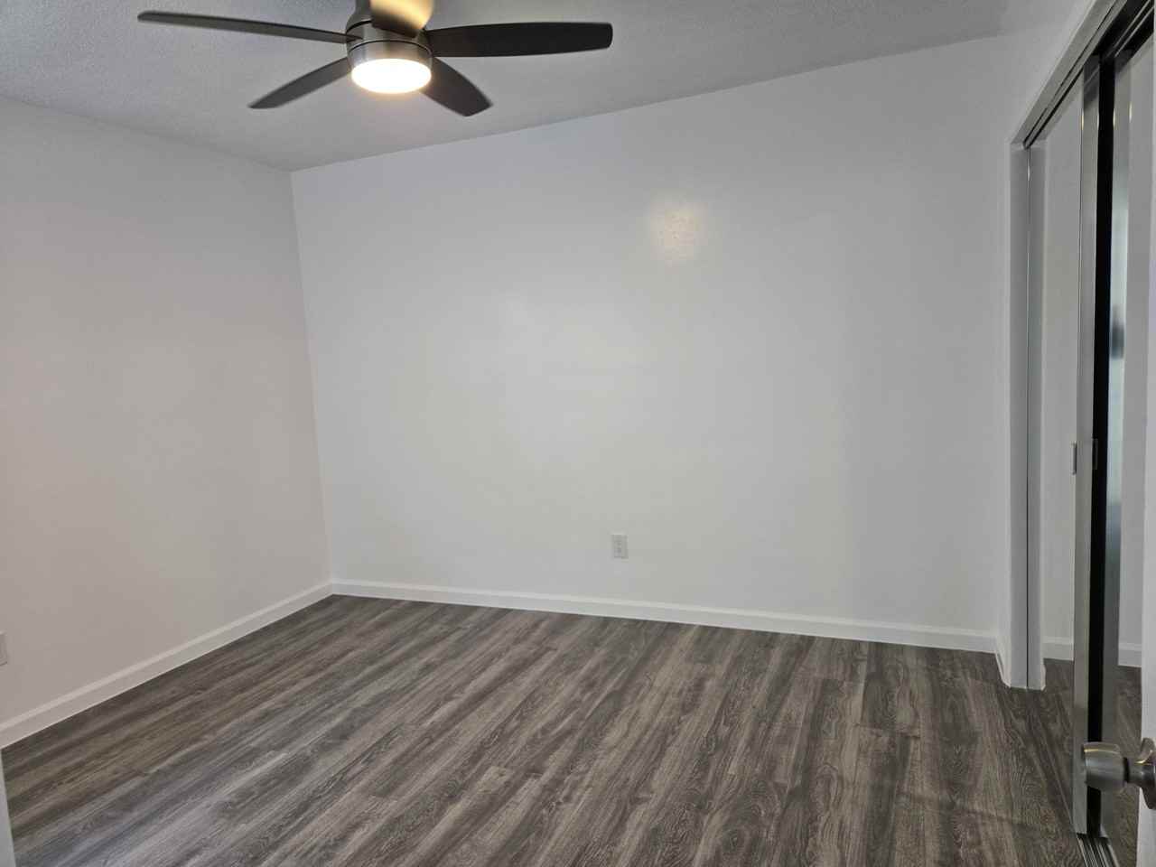 10228 Doty AvenueApt 3 #3 - Photo 5 of 7