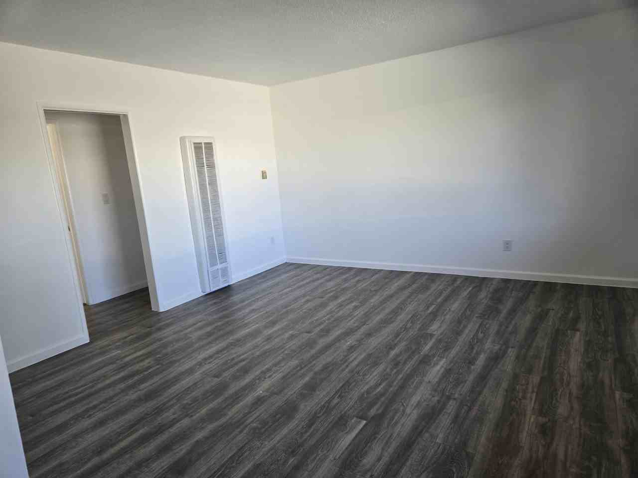 10228 Doty AvenueApt 3 #3 - Photo 7 of 7