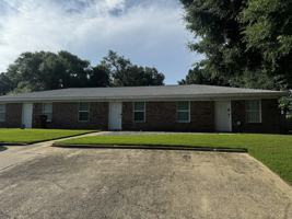 featured image of 3410 Green Briar Cir #B