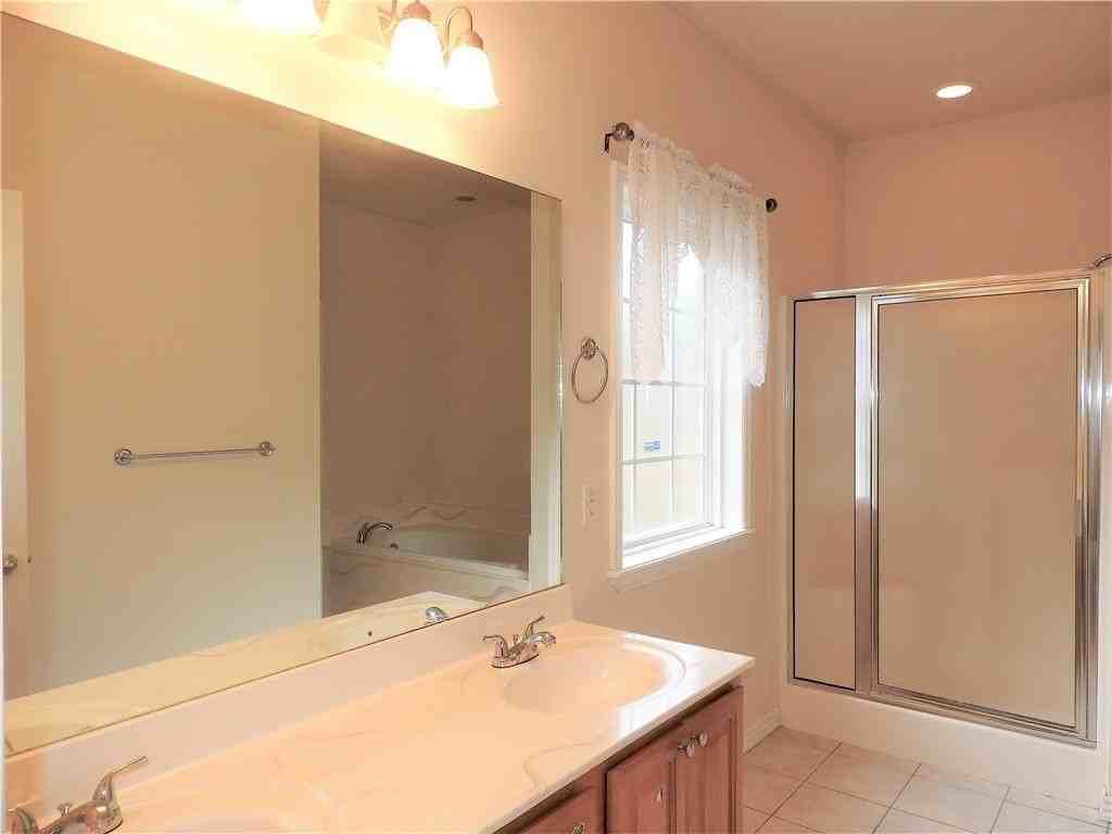 1204 N 22nd Pl - Photo 6 of 14