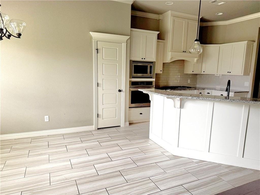 3200 Sw Satinwood Ave - Photo 7 of 16