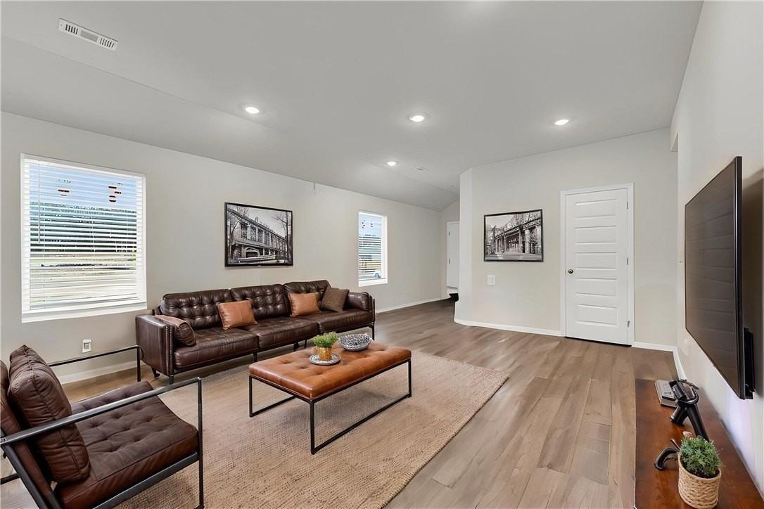 5528 Steamboat Ave - Photo 2 of 13