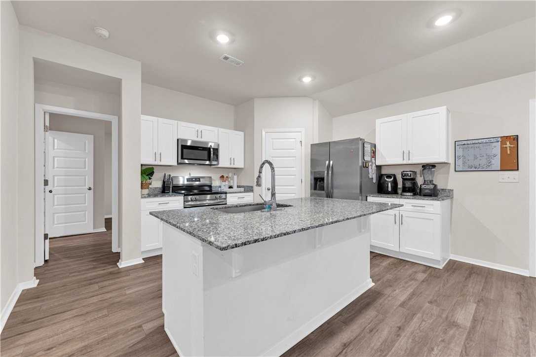 5528 Steamboat Ave - Photo 3 of 13