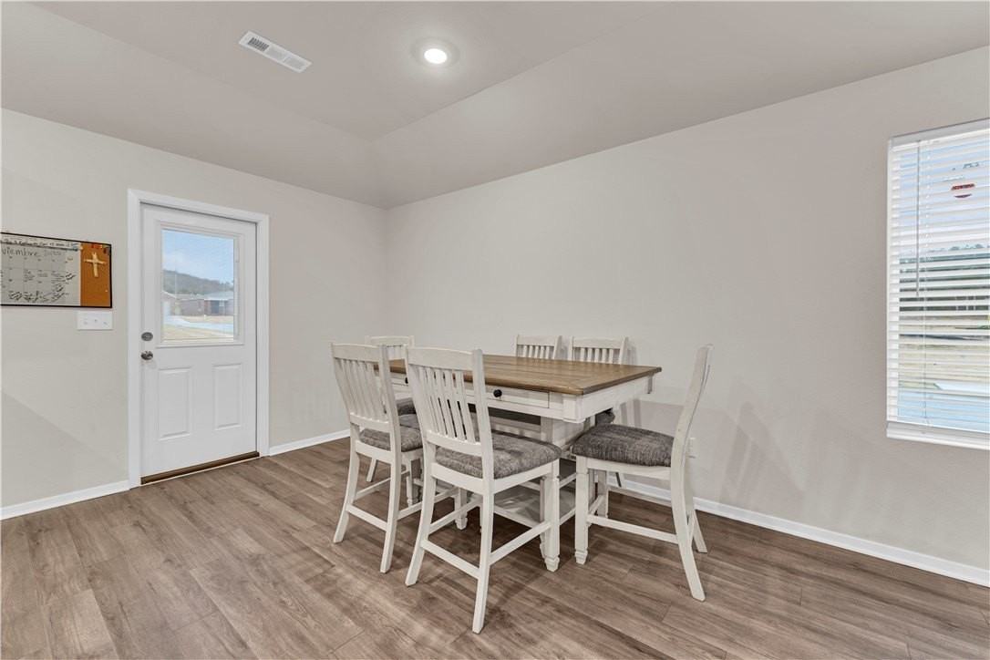 5528 Steamboat Ave - Photo 5 of 13
