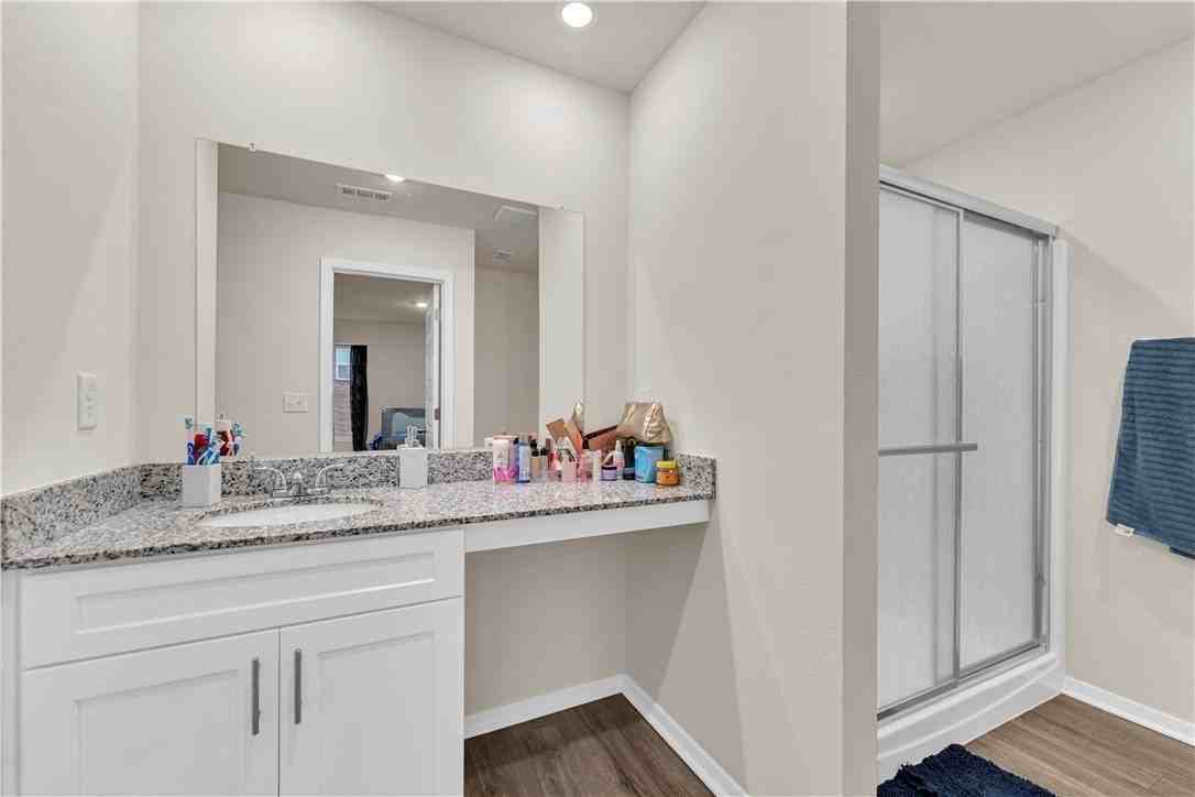 5528 Steamboat Ave - Photo 7 of 13
