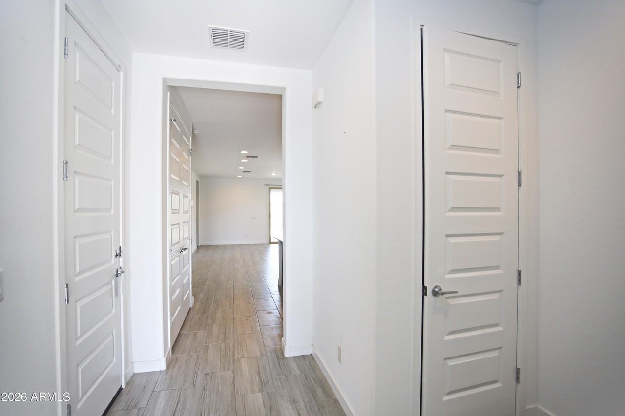 2250 E Kelly Dr - Photo 5 of 50