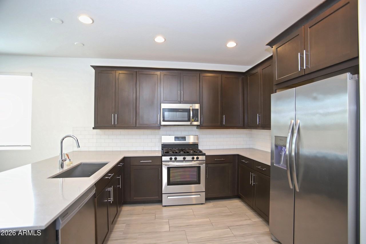 2250 E Kelly Dr - Photo 7 of 50