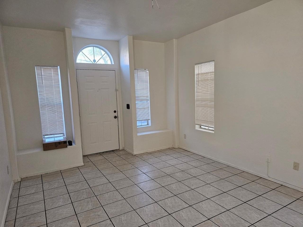 1026 W Libra Dr - Photo 6 of 10
