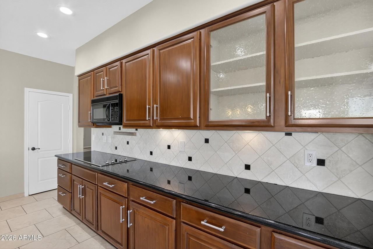 4302 E Mossman Rd - Photo 6 of 50
