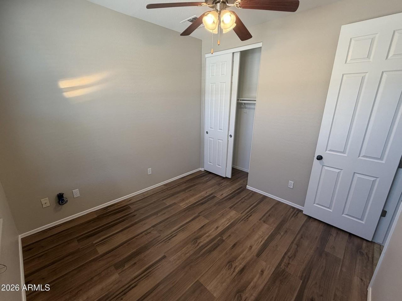 15485 W Montecito Ave - Photo 4 of 39