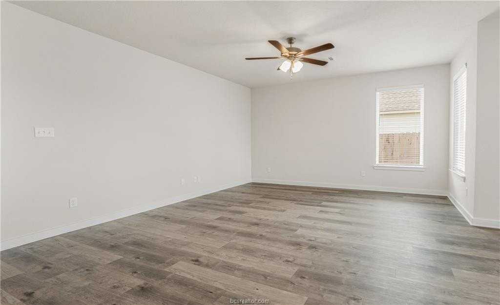 6004 Badger St - Photo 3 of 14