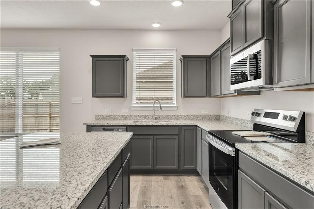 6004 Badger St - Photo 5 of 14