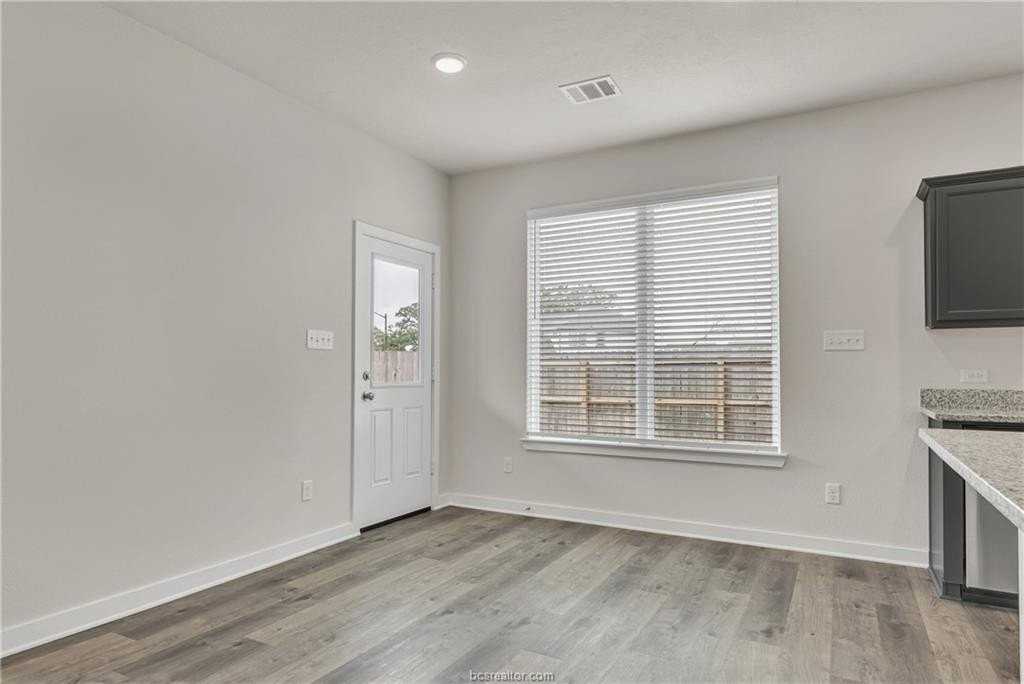 6004 Badger St - Photo 6 of 14