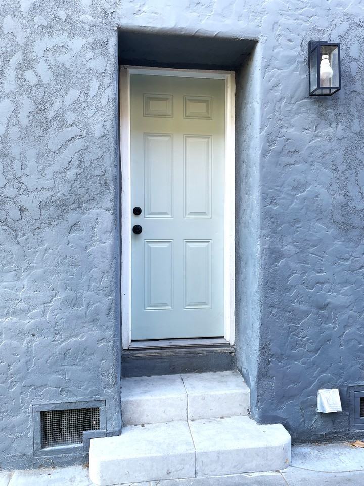 831 East 82nd Street - Photo 3 of 12