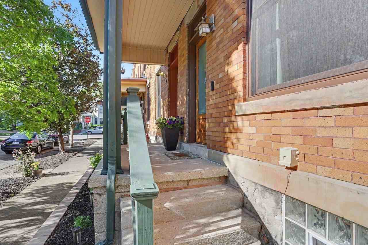 982 Highland St - Photo 3 of 26