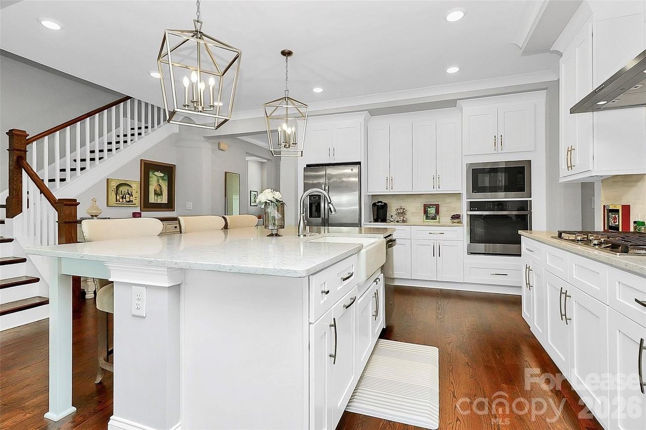 136 Preston Rd - Photo 6 of 44