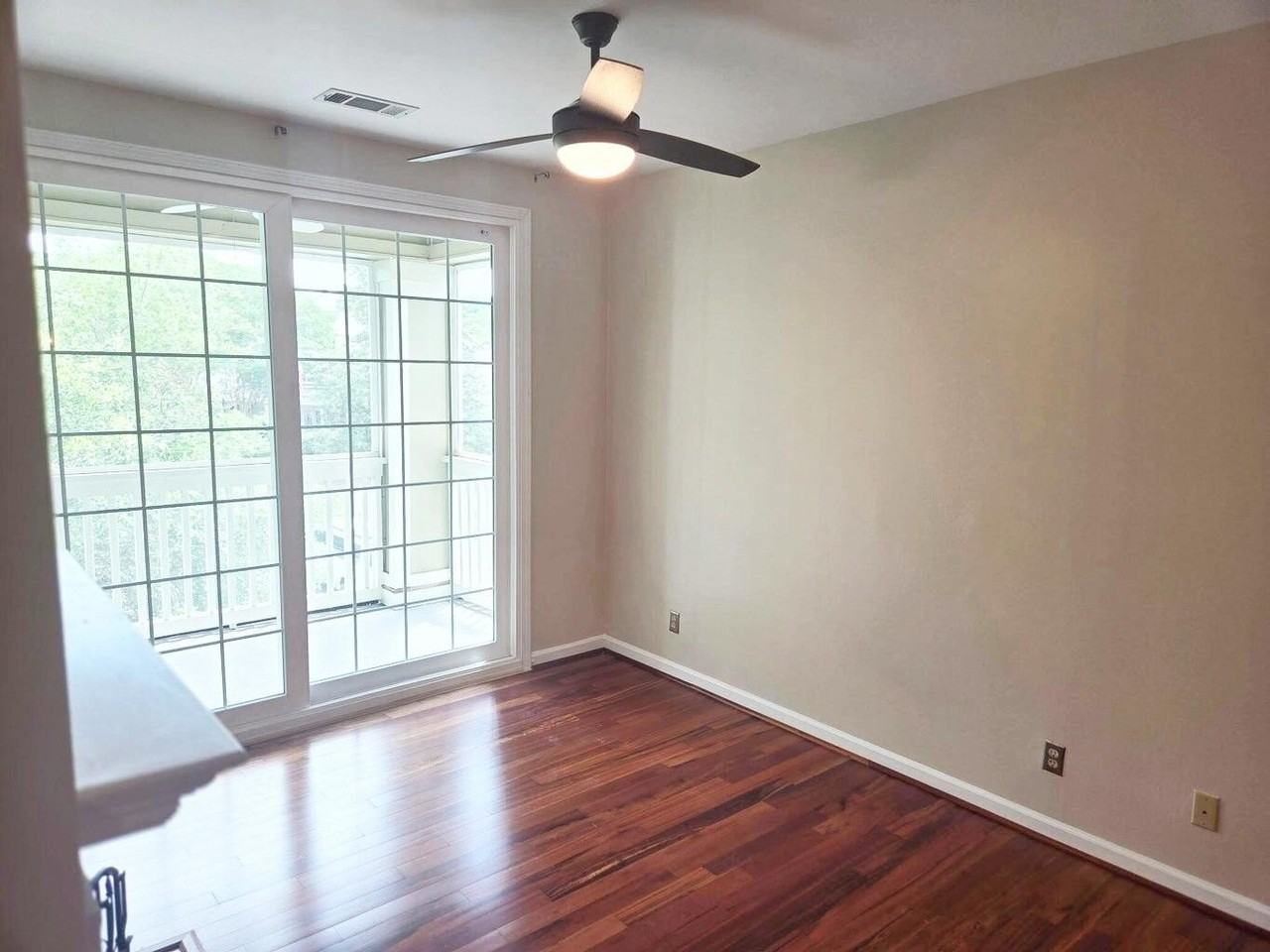 1600 Long Grove Dr #121 - Photo 7 of 13