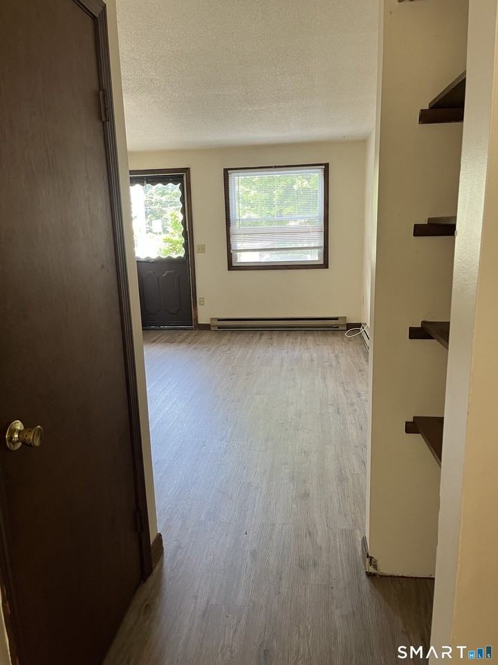 107 Palmer Bridge St - Photo 5 of 7