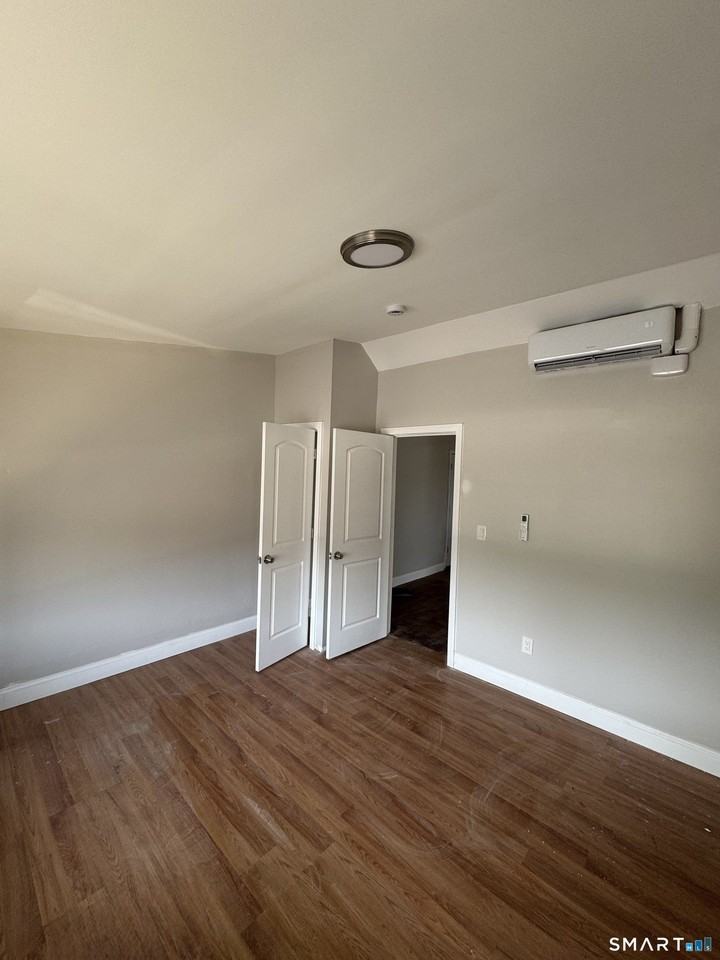 1012 Dixwell Ave #2 - Photo 5 of 6