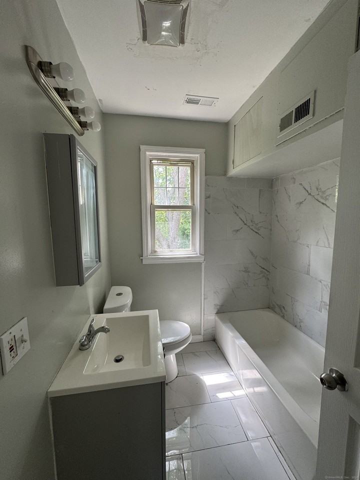 63 Lombard St #3 - Photo 4 of 9