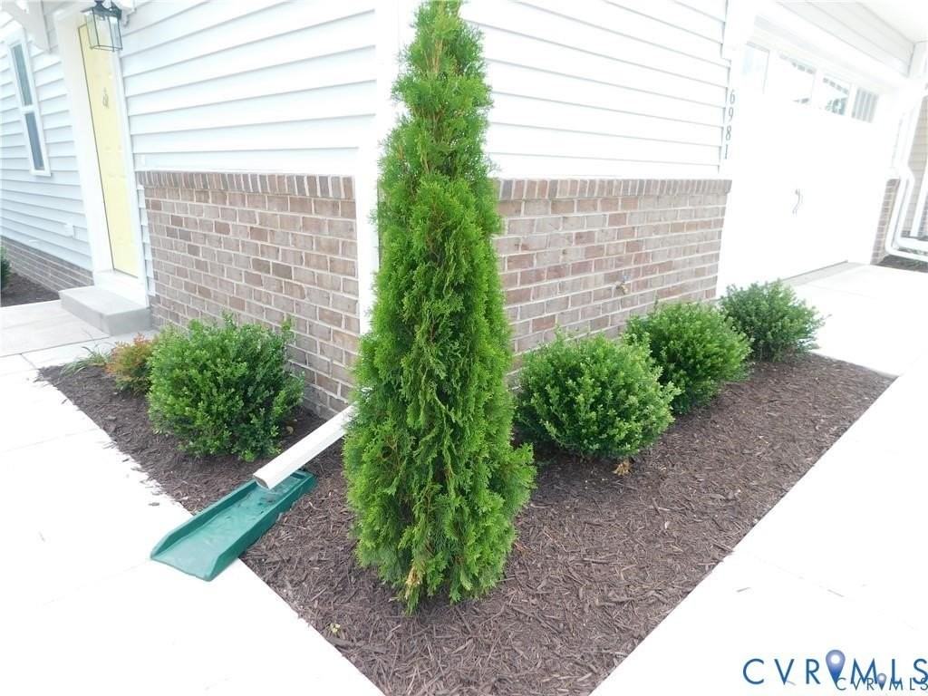 6981 Leire Ln - Photo 3 of 22