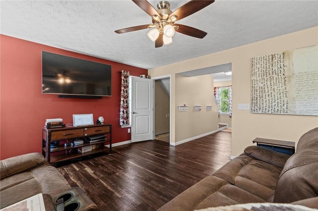 7428 Bostelman Pl - Photo 7 of 36